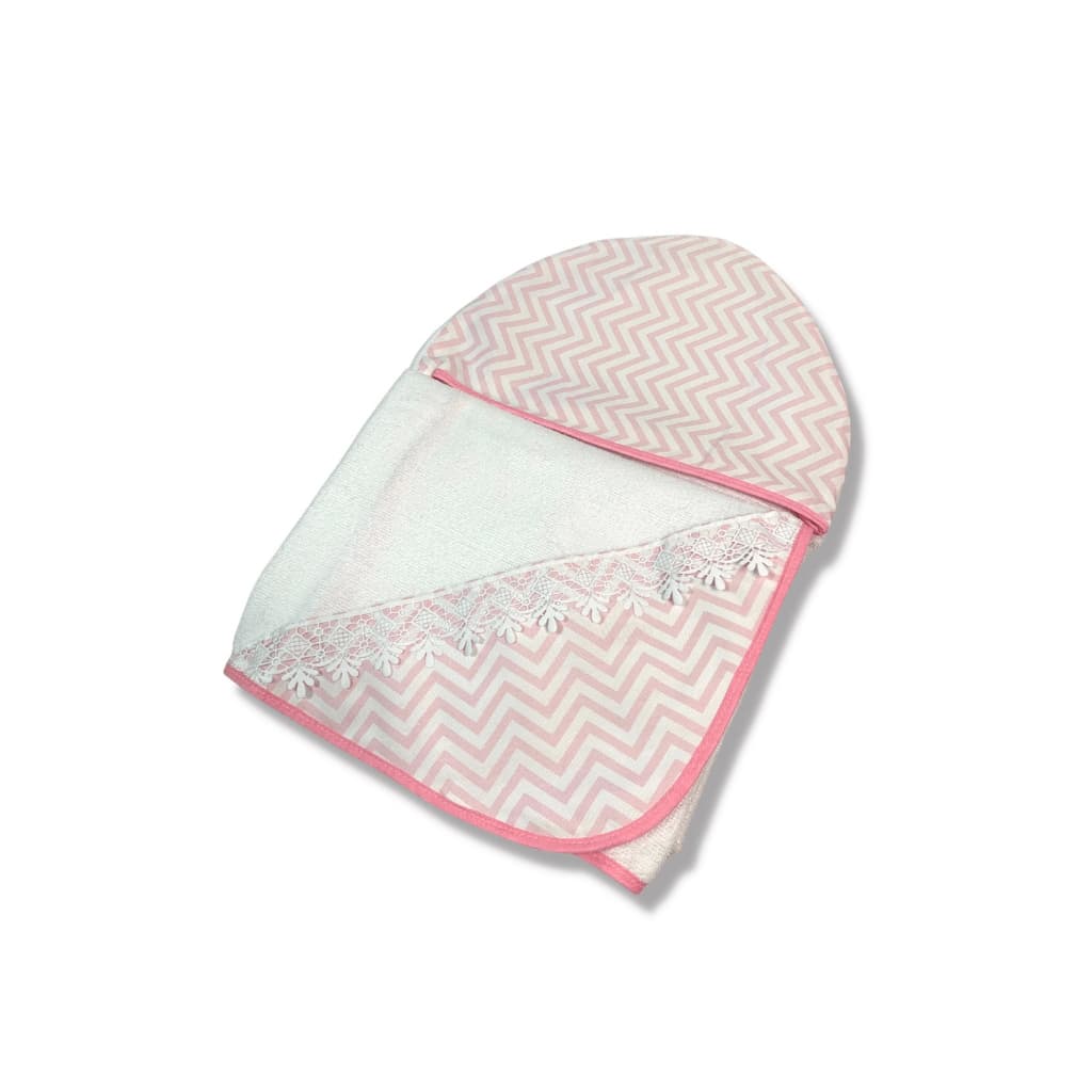 Toalha infantil com capuz rosa e branco com padrão de ziguezague
