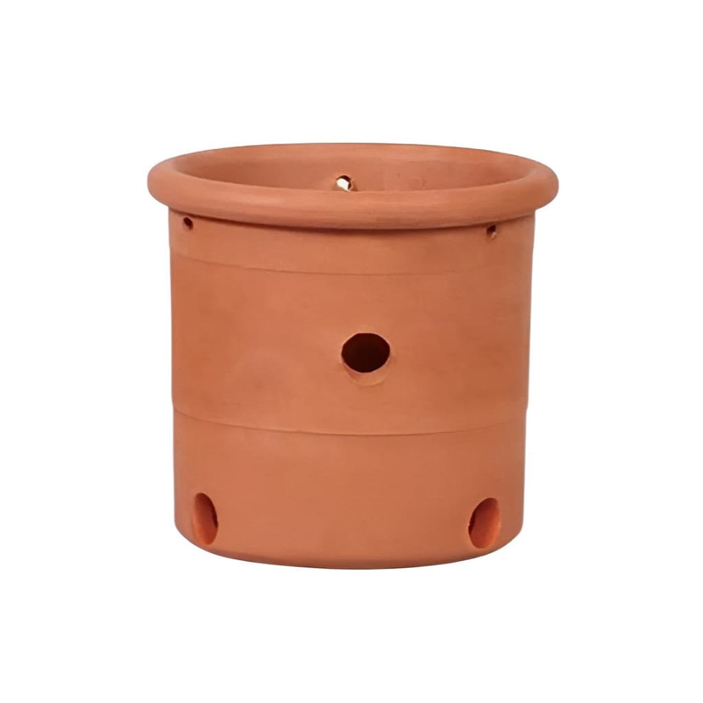 Vaso de cerâmica em forma de cone terracota com orifícios de drenagem