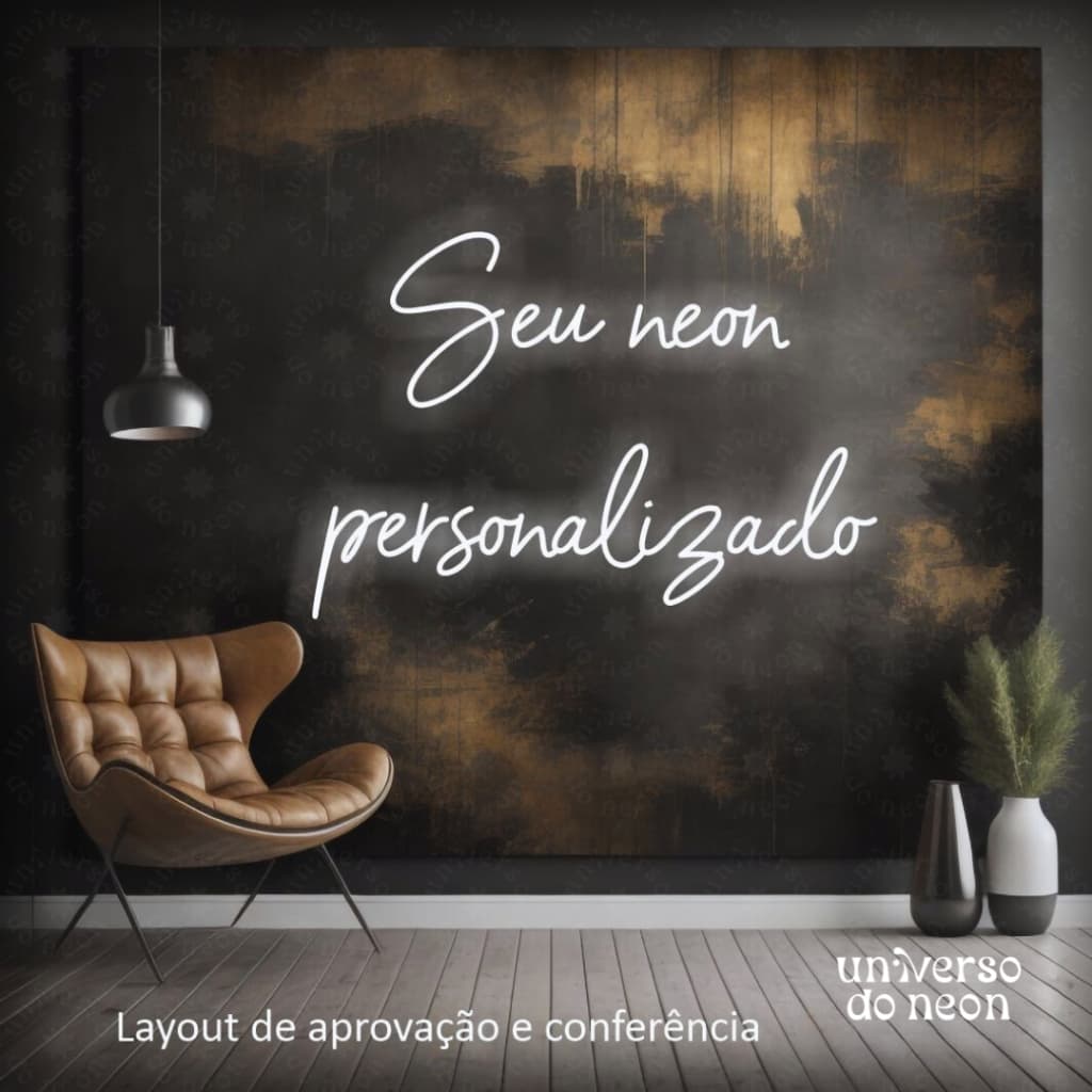 Letreiro neon personalizado com texto 'Seu neon personalizado' em fundo escuro com texturas.
