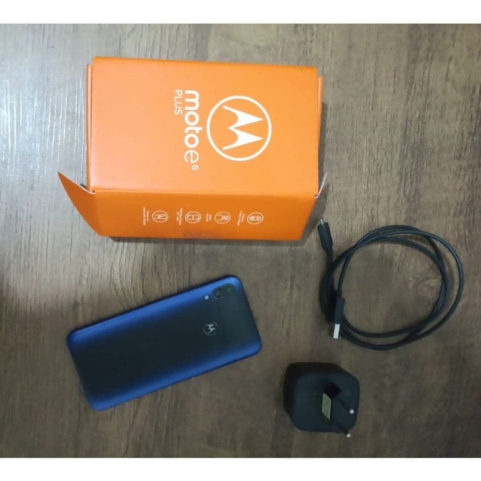 Motorola moto e6 plus com caixa, carregador e cabo