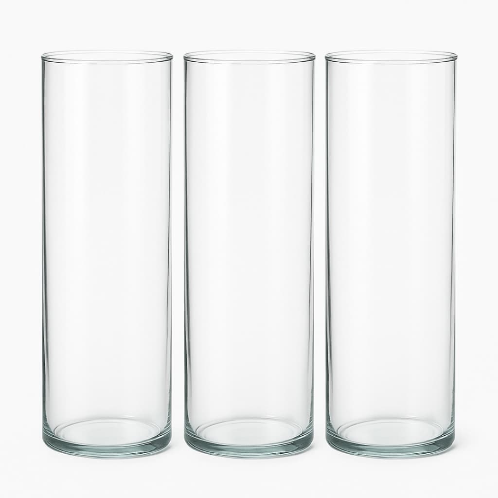 Tres vasos transparentes cilindricos de vidro para decoracao