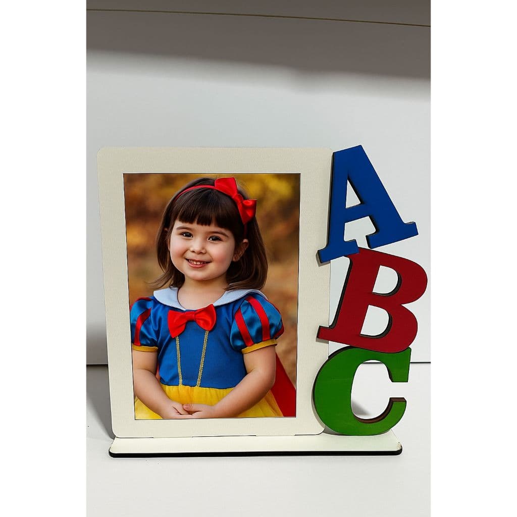 Porta-retrato infantil ABC com foto de menina vestida como Branca de Neve