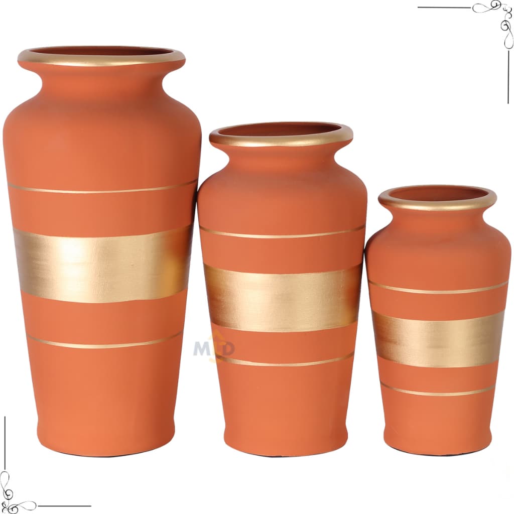 Kit de 3 vasos decorativos em terracota com detalhes dourados