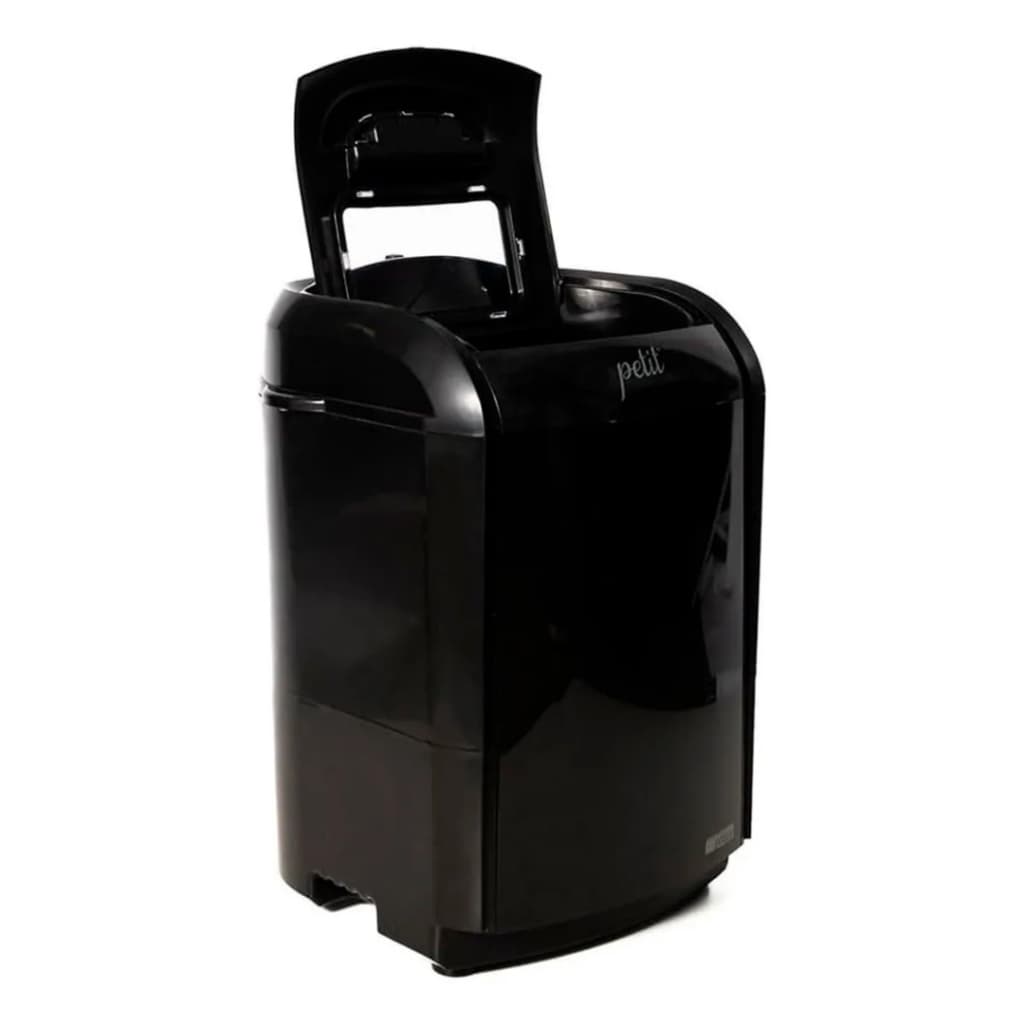 Máquina de lavar roupas Praxis Petit 1.2kg preta, fundo branco, tampa aberta