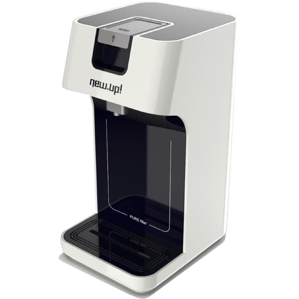 Purificador de água New Up Slim Fiter, não elétrico, em ângulo frontal, com fundo branco.