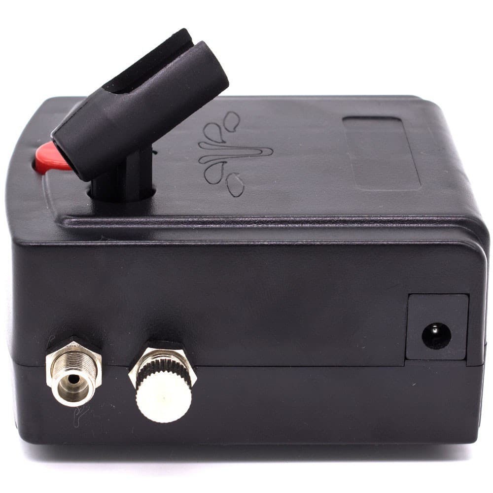 Mini Compressor de Ar Bivolt TC-100 com Mangueira e Fonte - Vista Frontal