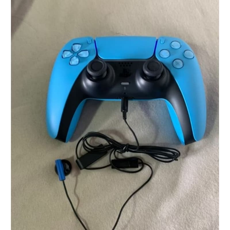Controle PS4 azul e preto com fone de ouvido mono Sony em fio