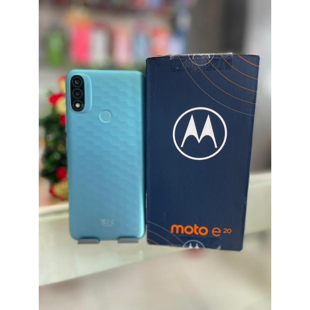 Smartphone Motorola Moto E20 azul com caixa original em balcão