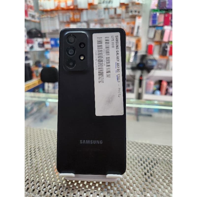 Samsung Galaxy A53 5G 128GB 8GB RAM em exibição na loja