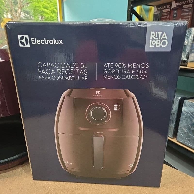 Caixa da fritadeira sem óleo Electrolux, capacidade 5L, até 90% menos gordura e 50% menos calorias