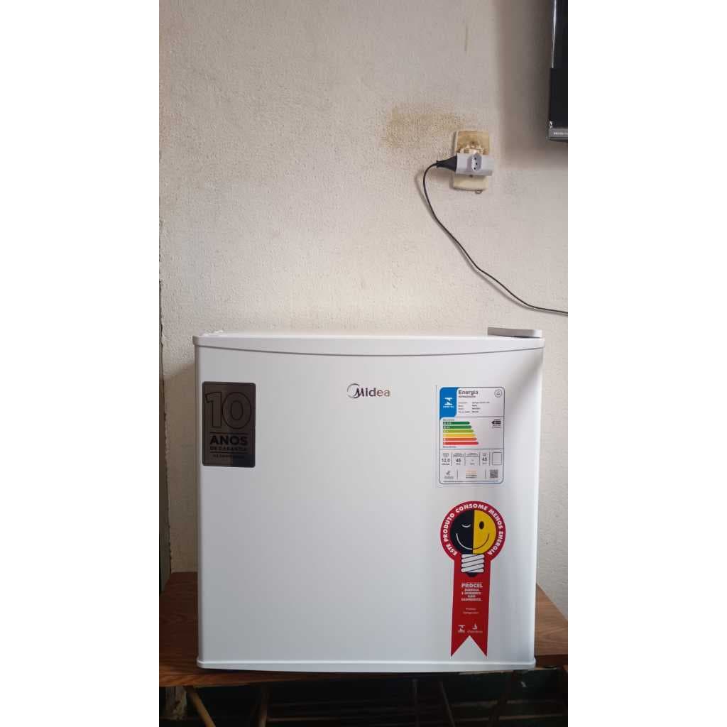 Frigobar Midea 45 litros 127V branco com certificação e distintivo de lâmpada