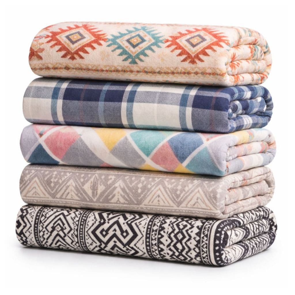Kit 2 Manta Casal Soft Mantinha Cobertor Cobertores Casal Sortido Basico Simples Barato Quentinho