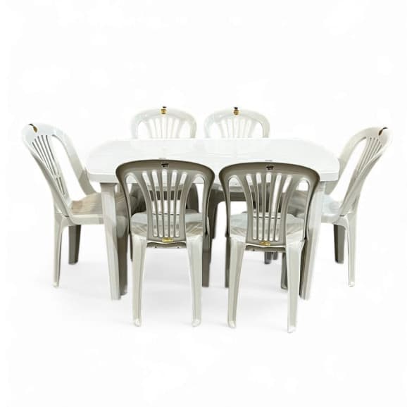 Conjunto mesa retangular com seis cadeiras de plástico branco