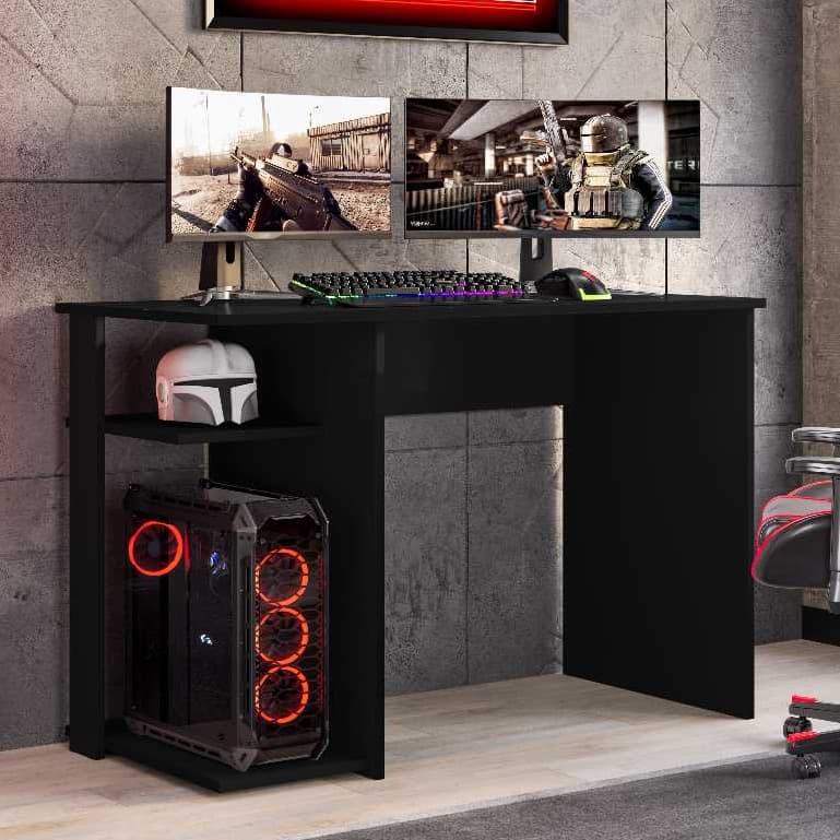 Mesa gamer preta com nicho para CPU e suporte para PC, teclado, mouse e monitores de tela dupla com luzes LED vermelhas