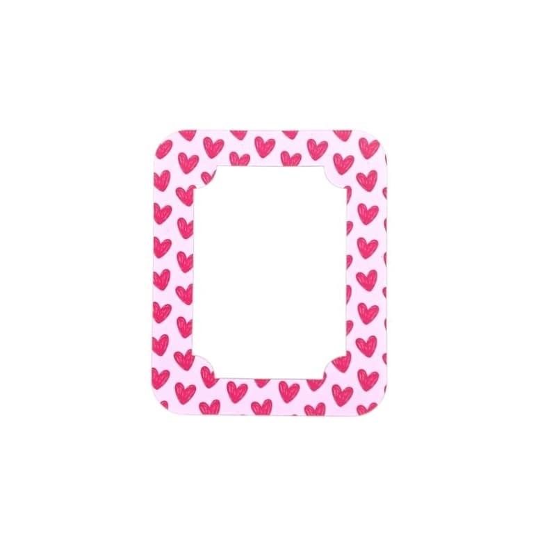 Porta retrato magnético com borda de corações rosas e vermelhos, ideal para geladeira ou mural
