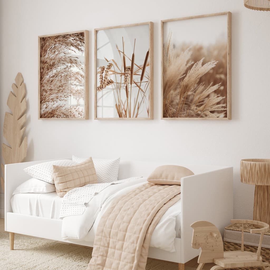 Quadros decorativos minimalistas com capim dos pampas em tons de bege e amarelo para sala de estar