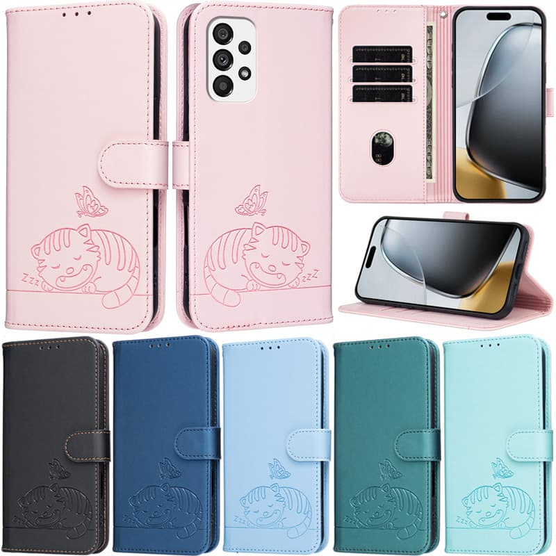 Capas de couro para smartphones Samsung com desenho de gato e borboletas, em cores rosa, azul, verde e preto.