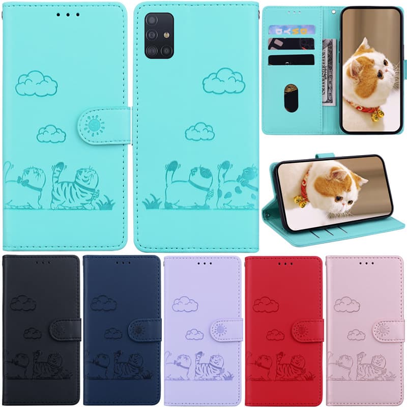 Capas de telefone com design de gatos e nuvens, cores azuis, pretas, vermelhas, lavanda e rosa