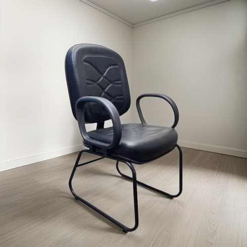 Cadeira de escritório preta ergonômica com couro sintético