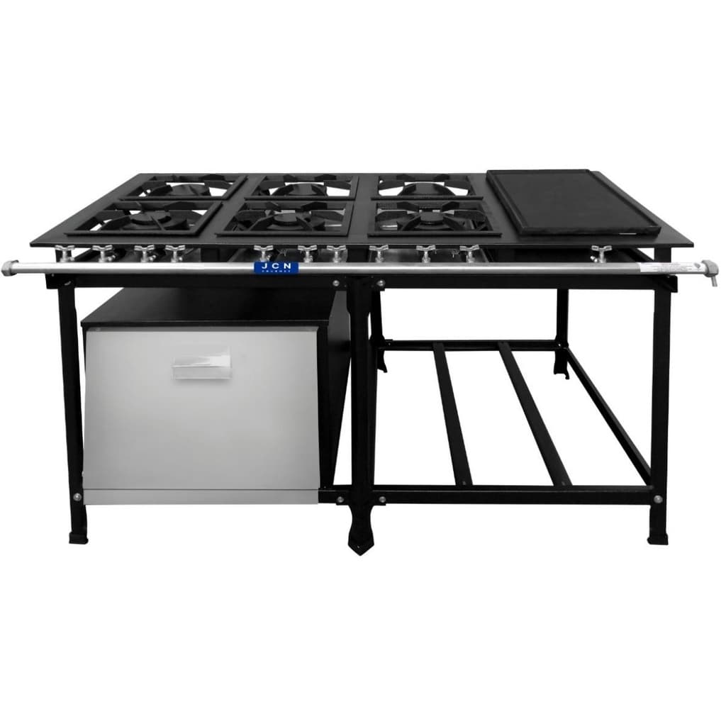 Fogão Industrial 6 Bocas 30x30 Baixa Pressão P7 com Forno e Chapa JCN, estrutura em aço preto, superfície em aço, gaveta em aço inoxidável, texto JCN.