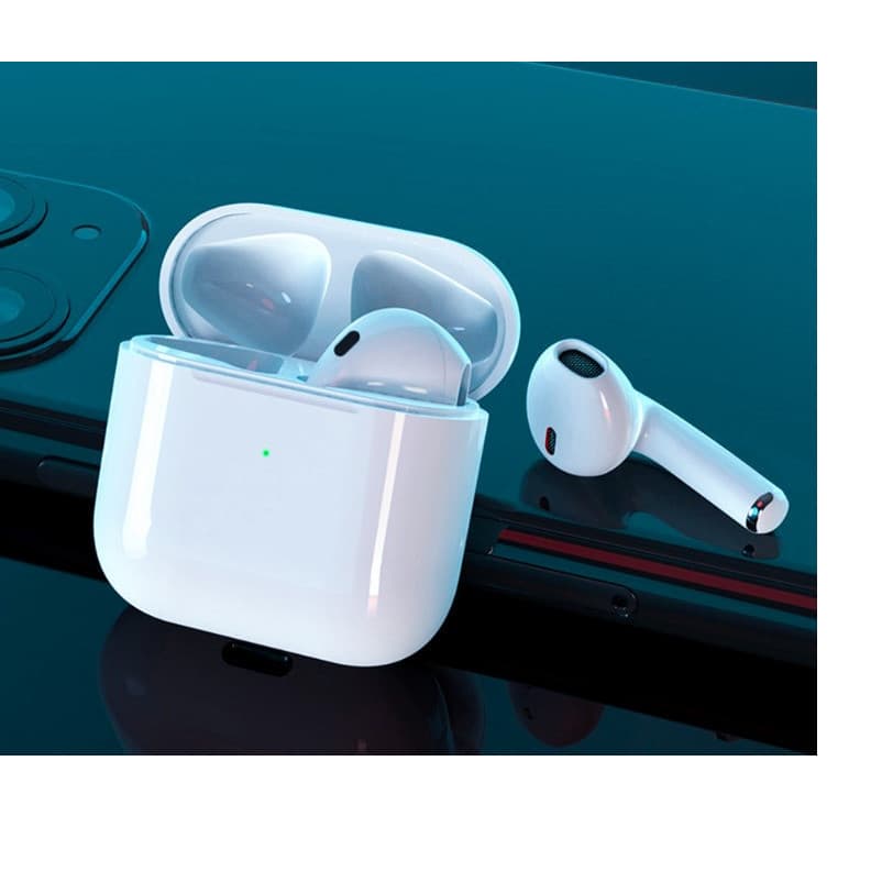 Fones de ouvido Bluetooth brancos em estojo de carregamento sobre smartphone