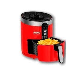 Frigideira Airfry vermelha e cinza ARNNO com cesto de batatas fritas