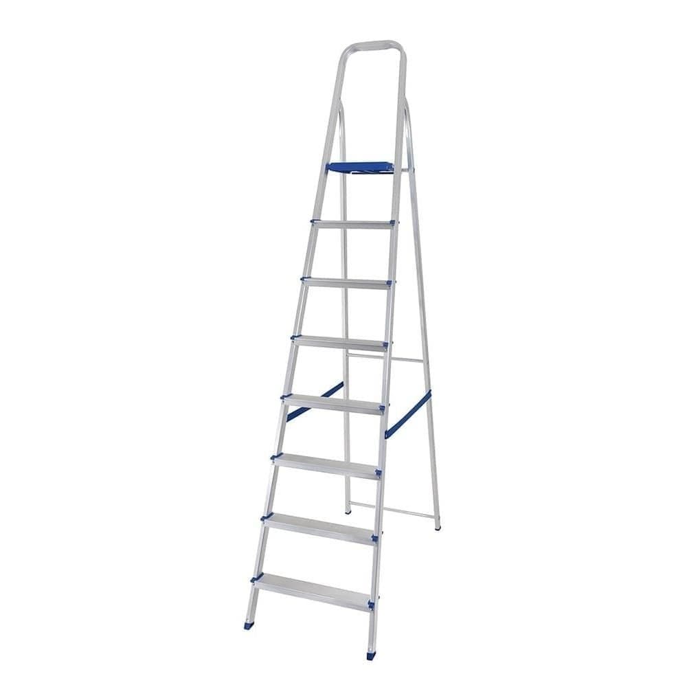Escada de alumínio de 8 degraus para uso doméstico, com fundo branco, estrutura em alumínio branco e azul.