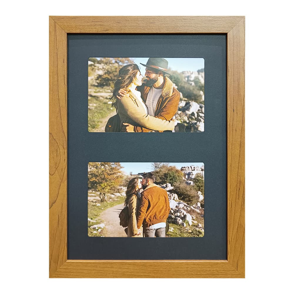 Porta retrato painel com duas fotos de casal em moldura de madeira