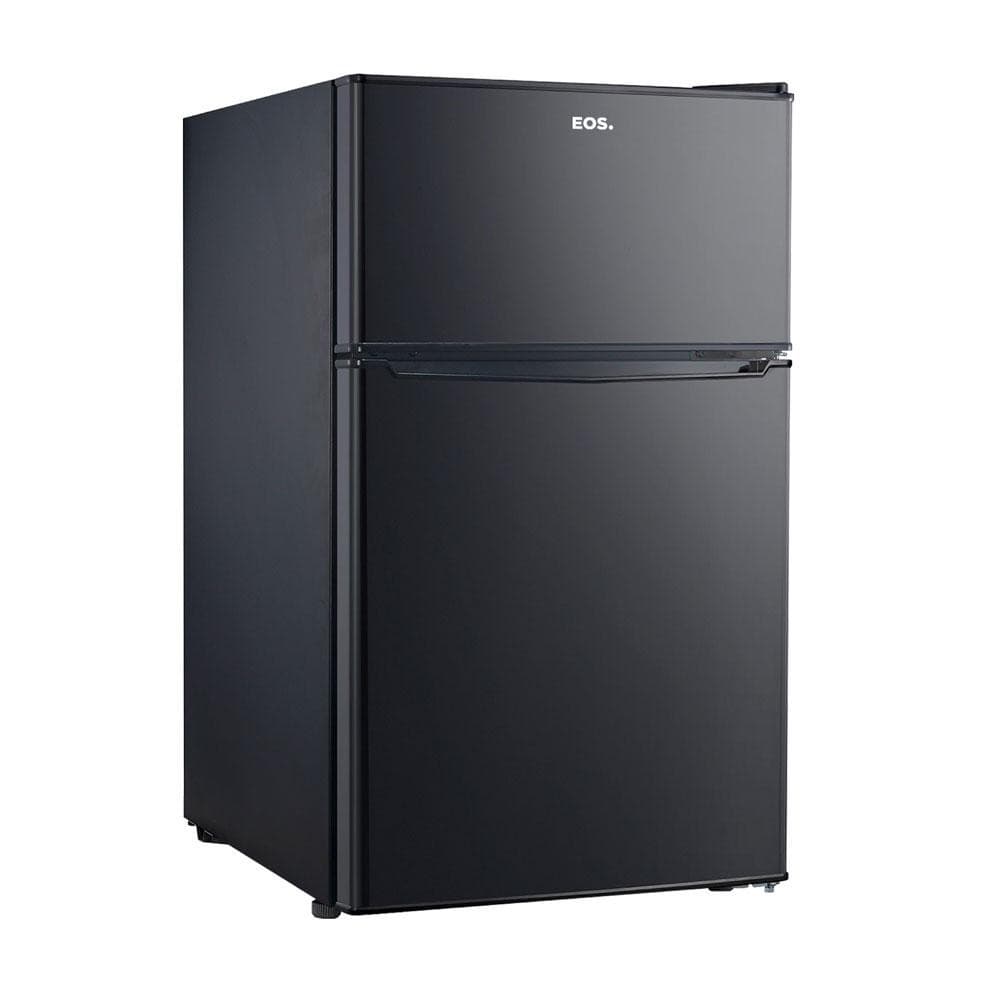 Frigobar mini refrigerador e congelador EOS Ice Compact 88L, cor preta, em pé, fundo branco