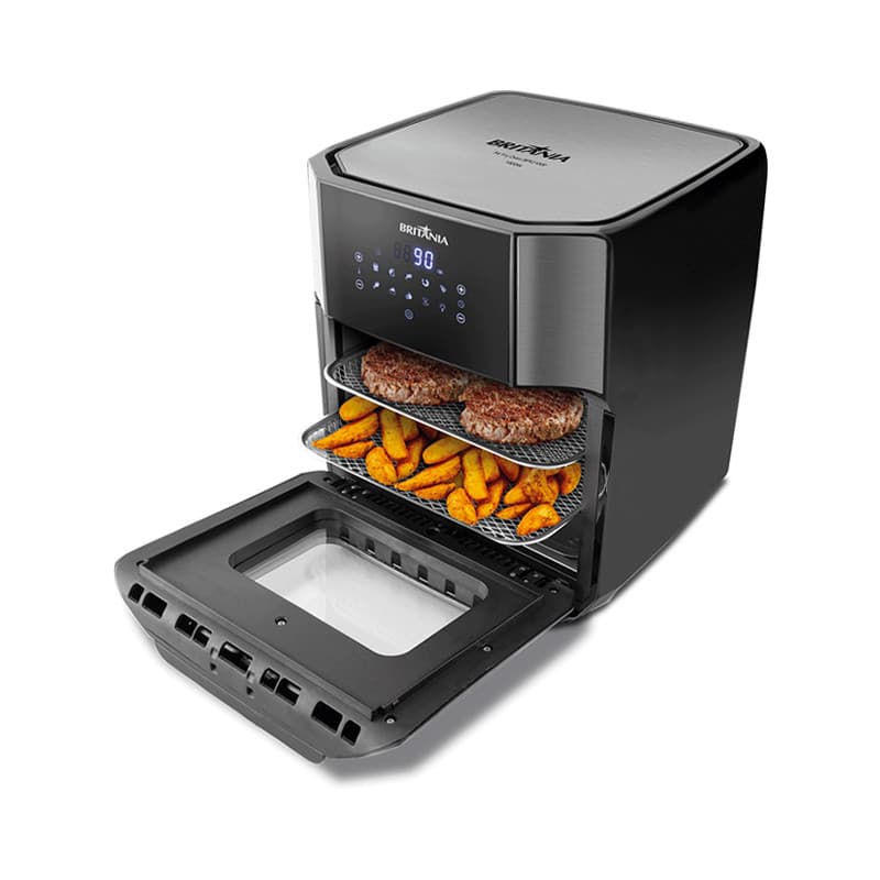 Fritadeira elétrica Britânia Air Fryer Oven 12L BFR2100P, preta, com porta aberta e alimentos assando.