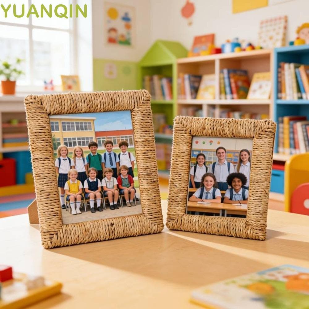 duas molduras vintage de tecido artesanal natural da YUANQIN com fotos de crianças em uniforme escolar