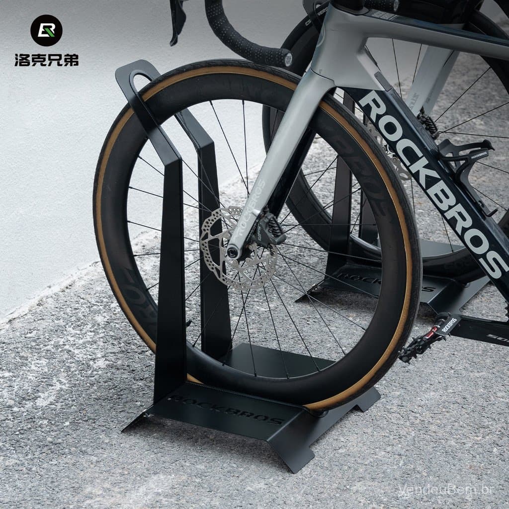 Suporte para bicicletas de estrada e montanha Rockbros com rodas visíveis