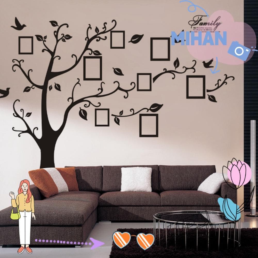 Adesivo de parede árvore com espaços para fotos, fundo bege, design em preto e branco