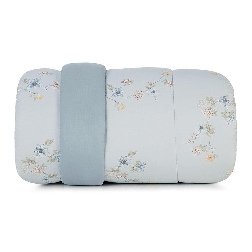 Edredom queen size com estampa floral em azul claro e branco