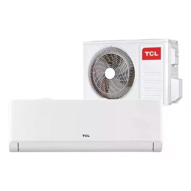 Ar condicionado TCL branco 12000 BTUs, ventilador visível, marca TCL vermelha, modelo TCL, fundo branco, ângulo frontal.