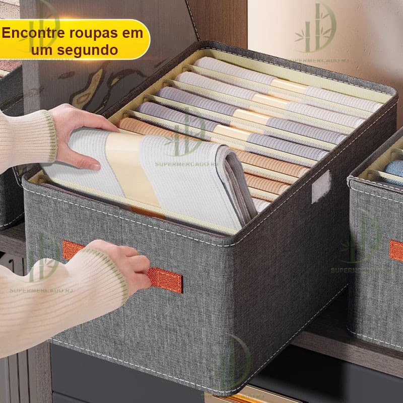Caixa de armazenamento dobrável cinza à prova d'água com roupas dobradas