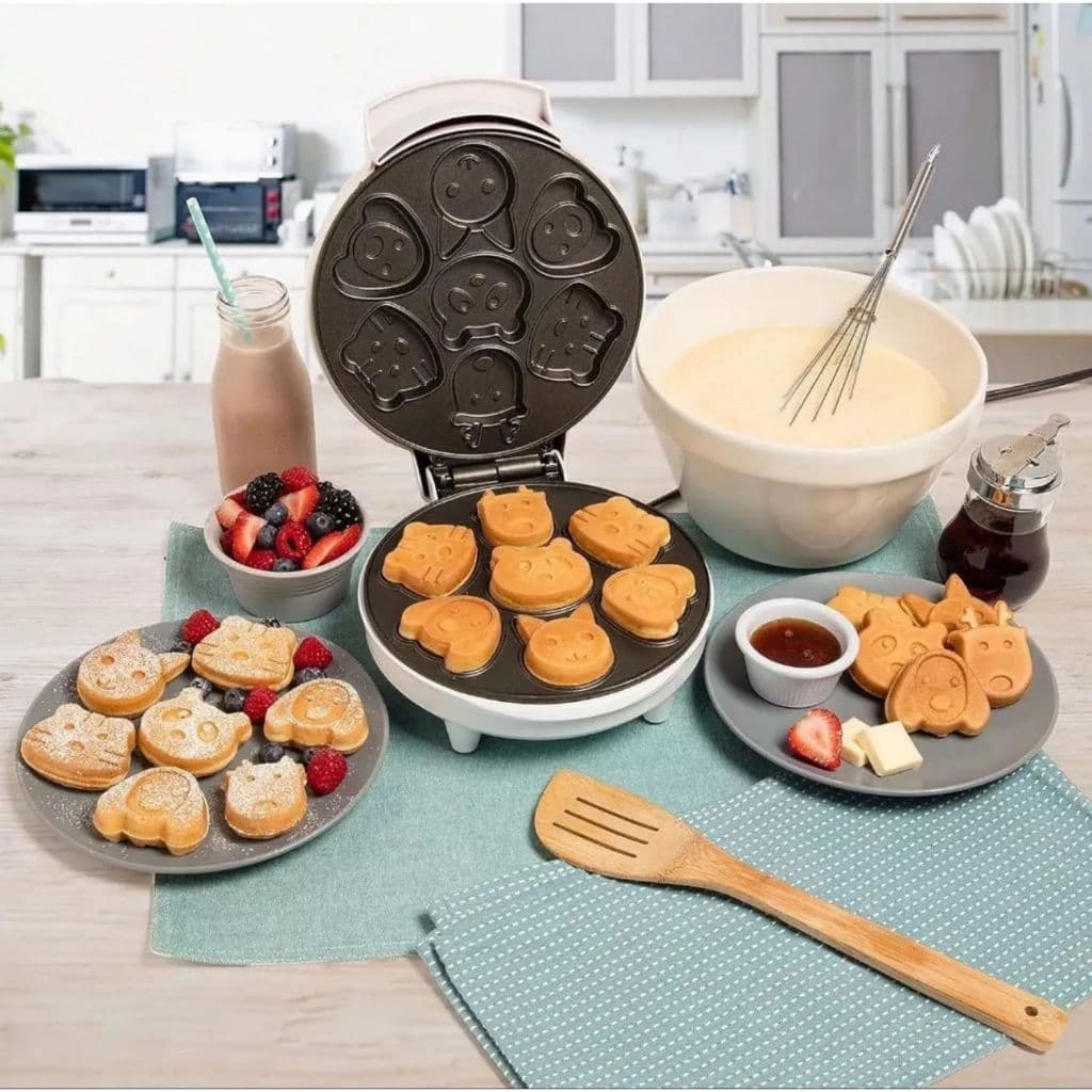 Máquina De Fazer Bolinho Cake Mini Waffle Bichinhos Elétrica 110V e 220V