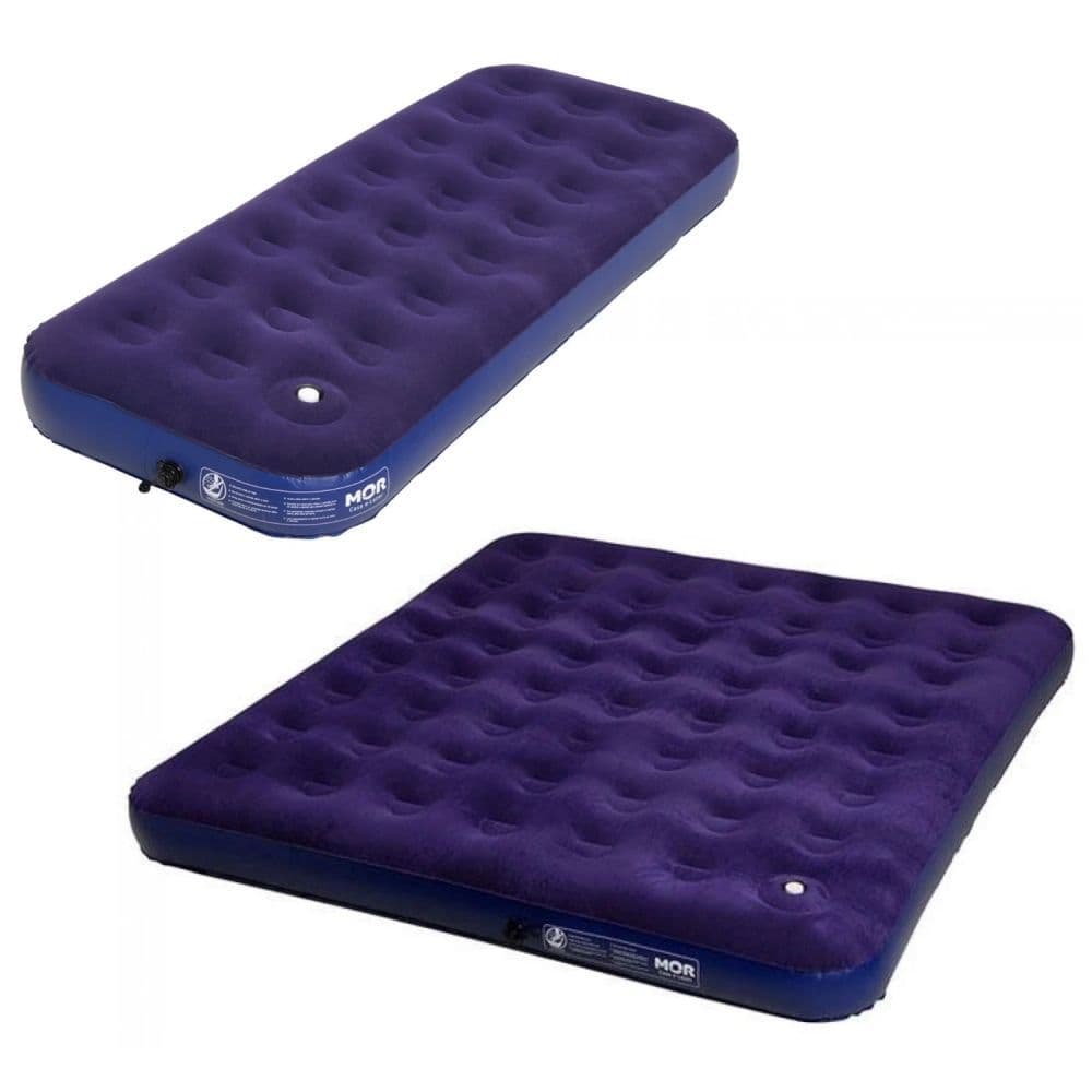 Kit colchão inflável casal king size e solteiro com inflador de pé, cor roxa e azul.