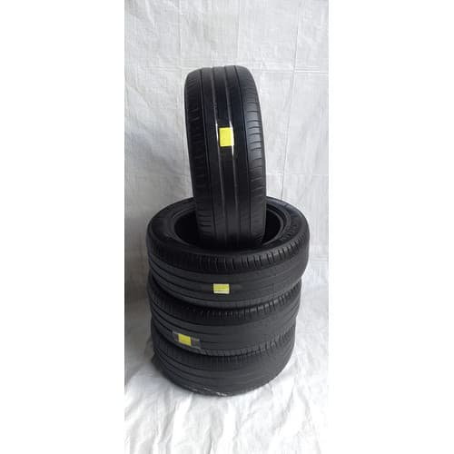 Par Pneus Michelin 215-55-r17 #035 Y