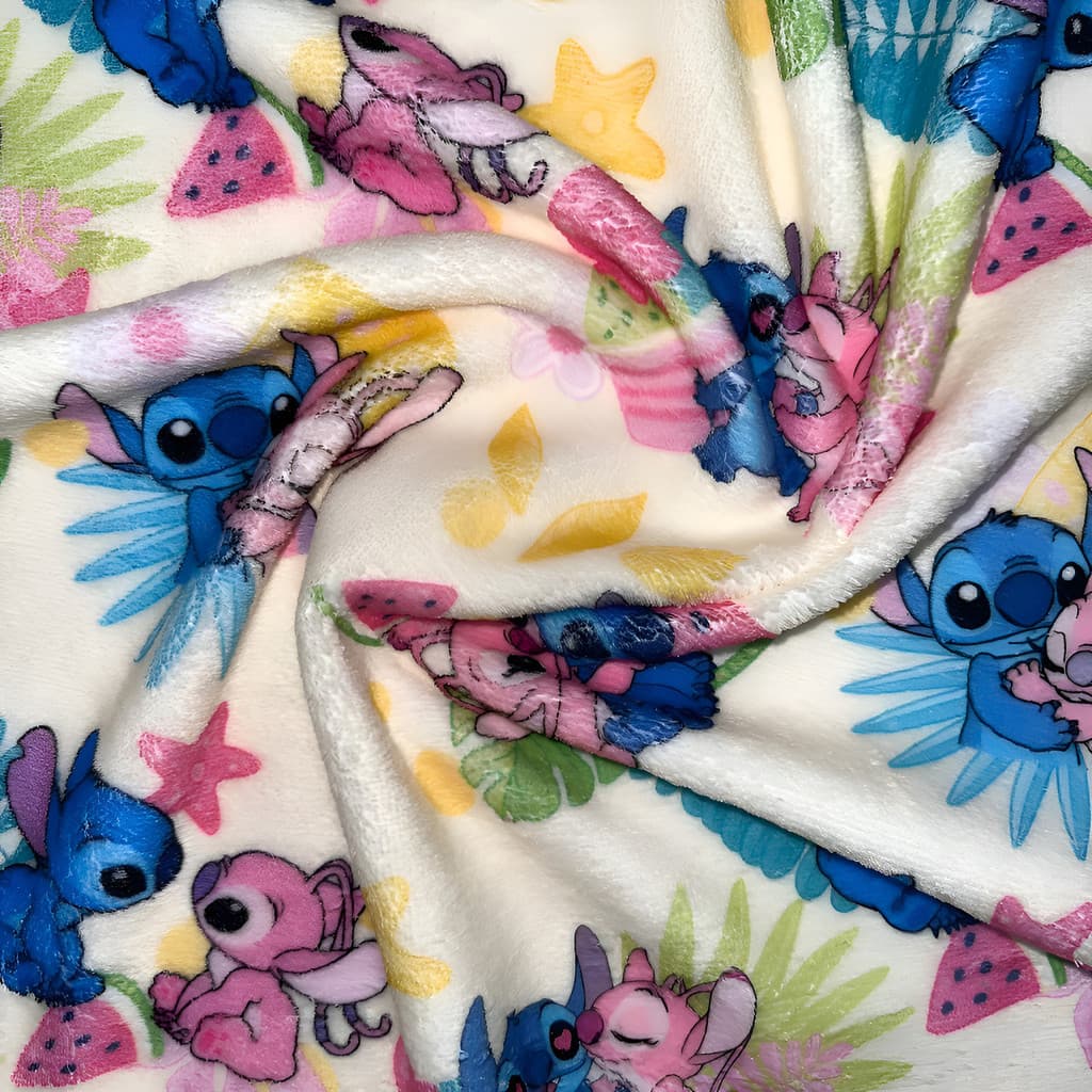 Tecido Fleece Quentinho Estampa Angel e Stitch Carinhoso
