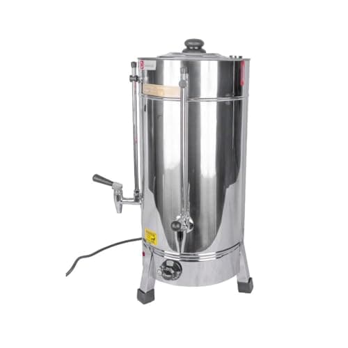 Cafeteira elétrica de aço inoxidável polido, capacidade 6 litros, com tampa e bico de saída, fundo branco.