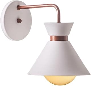 Arandela interna retro alumínio branco e cobre, luz amarelada acesa, design triangular