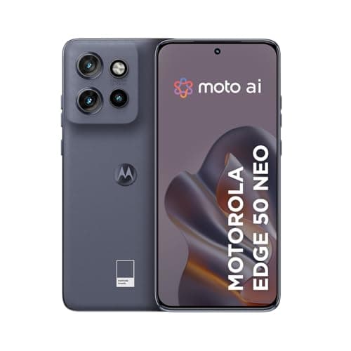 Smartphone Motorola Edge 50 Neo 5G com acabamento em couro vegano cinza, câmera traseira quadrupla e logotipo moto ai.