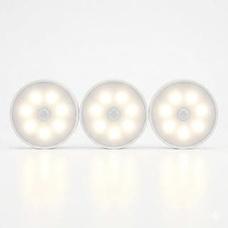 Kit 3 luminárias LED com sensor de presença, iluminadas, em fundo branco