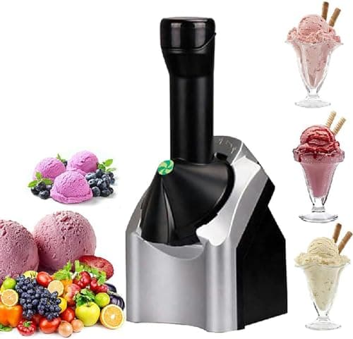 Máquina de sorvete doméstica com vários sorvetes coloridos e frutas ao redor
