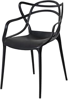 Cadeira preta moderna e ergonômica para sala, jantar ou varanda, fácil limpeza.
