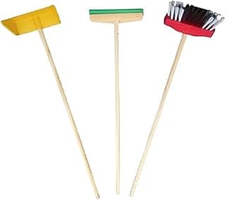 Kit infantil de limpeza com vassoura, rodo e pá em cores variadas