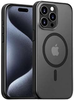Capa anti-impacto preta para iPhone 15 Pro Mag, mostrando a traseira do smartphone com a câmera traseira tripla e o logotipo da Apple.