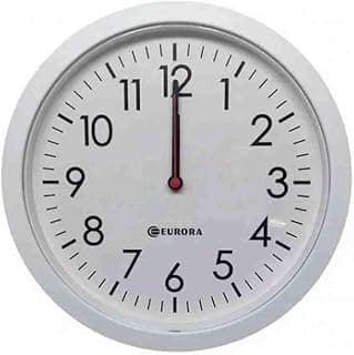 Relógio de parede Eurora branco 28cm, mostrador preto com números brancos e ponteiros vermelhos.