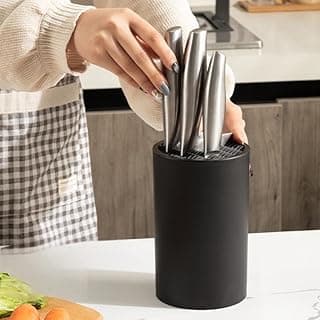 Bloco de facas preto para armazenamento de facas e tesouras em uma cozinha
